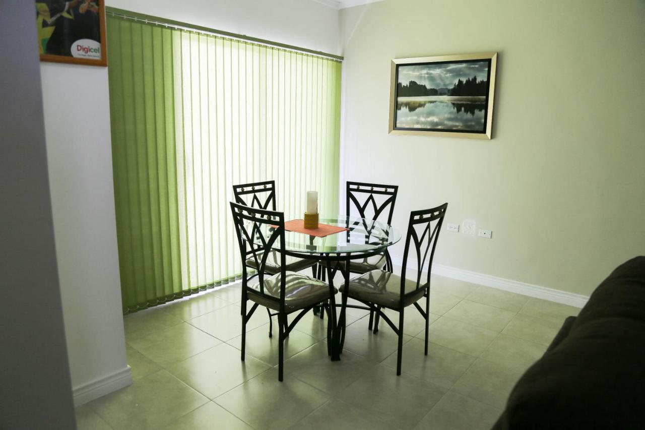 New Kingston Luxurious Secure Condo Exterior foto